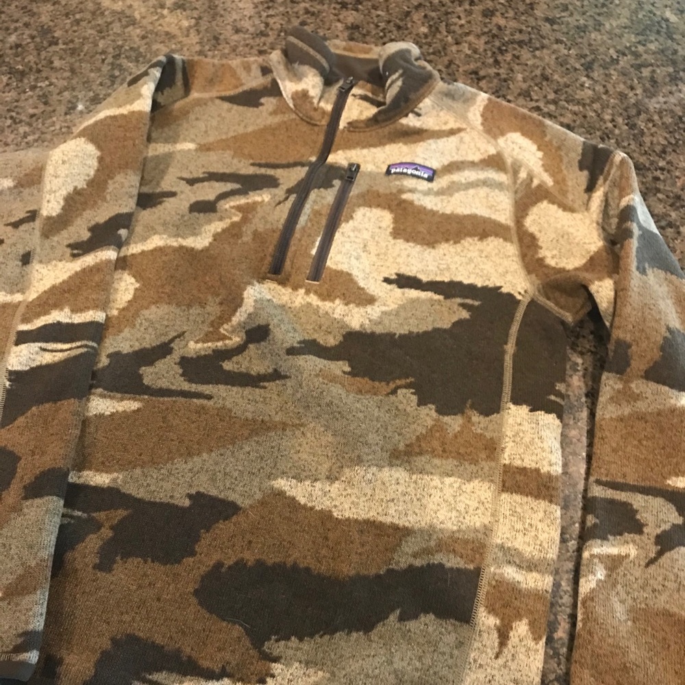 Men’s camo Patagonia quarter zip